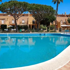 Adosado Con Jardín Y Piscina En Chiclana Barrosa-sancti Petri Сasa de vacaciones
